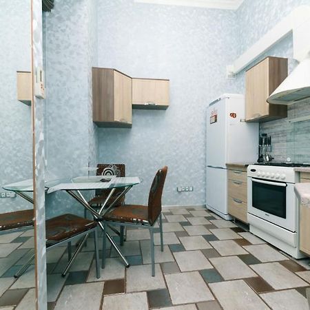 Stylish Two-Level Flat 2 Min From Khreschatyk Kyiv Exterior photo