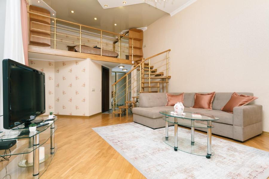 Stylish Two-Level Flat 2 Min From Khreschatyk Kyiv Exterior photo