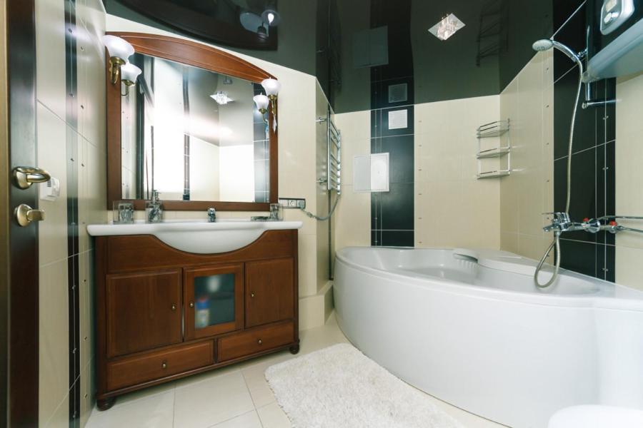 Stylish Two-Level Flat 2 Min From Khreschatyk Kyiv Exterior photo